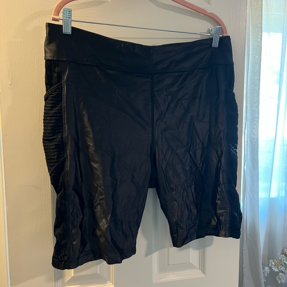 ALALA Mirage Coated High Rise Ribbed Mesh Biker Shorts in Black Size 2X - Picture 5 of 7